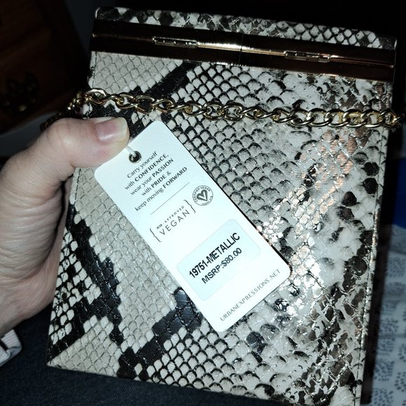 Purse - Picture 1 of 1